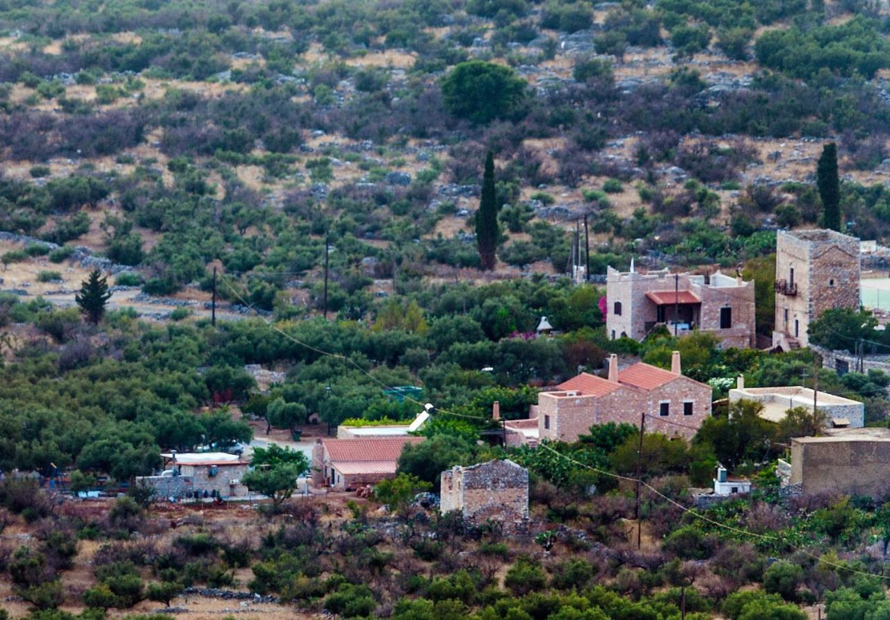 Guesthouse Toxotis Pyrgos Dirou Luaran gambar