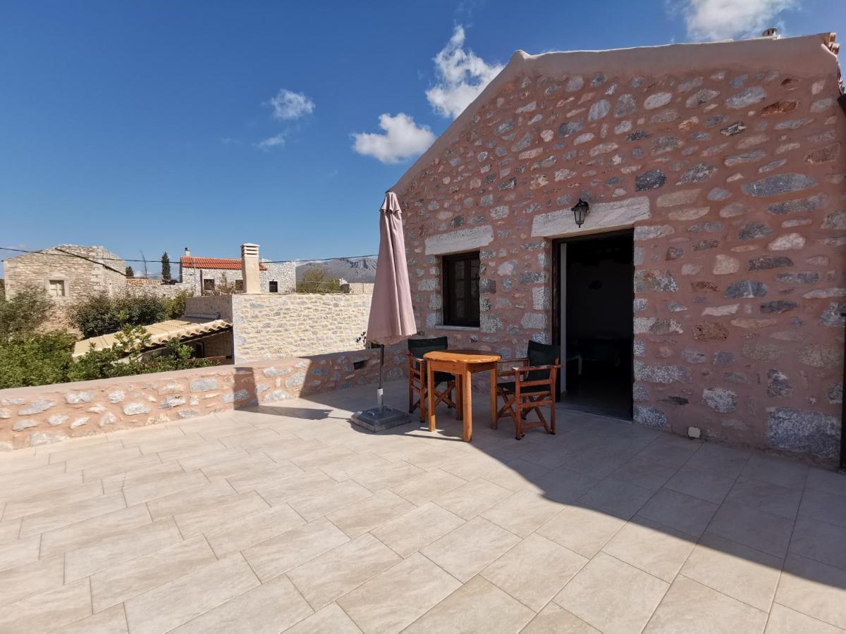 Guesthouse Toxotis Pyrgos Dirou Luaran gambar