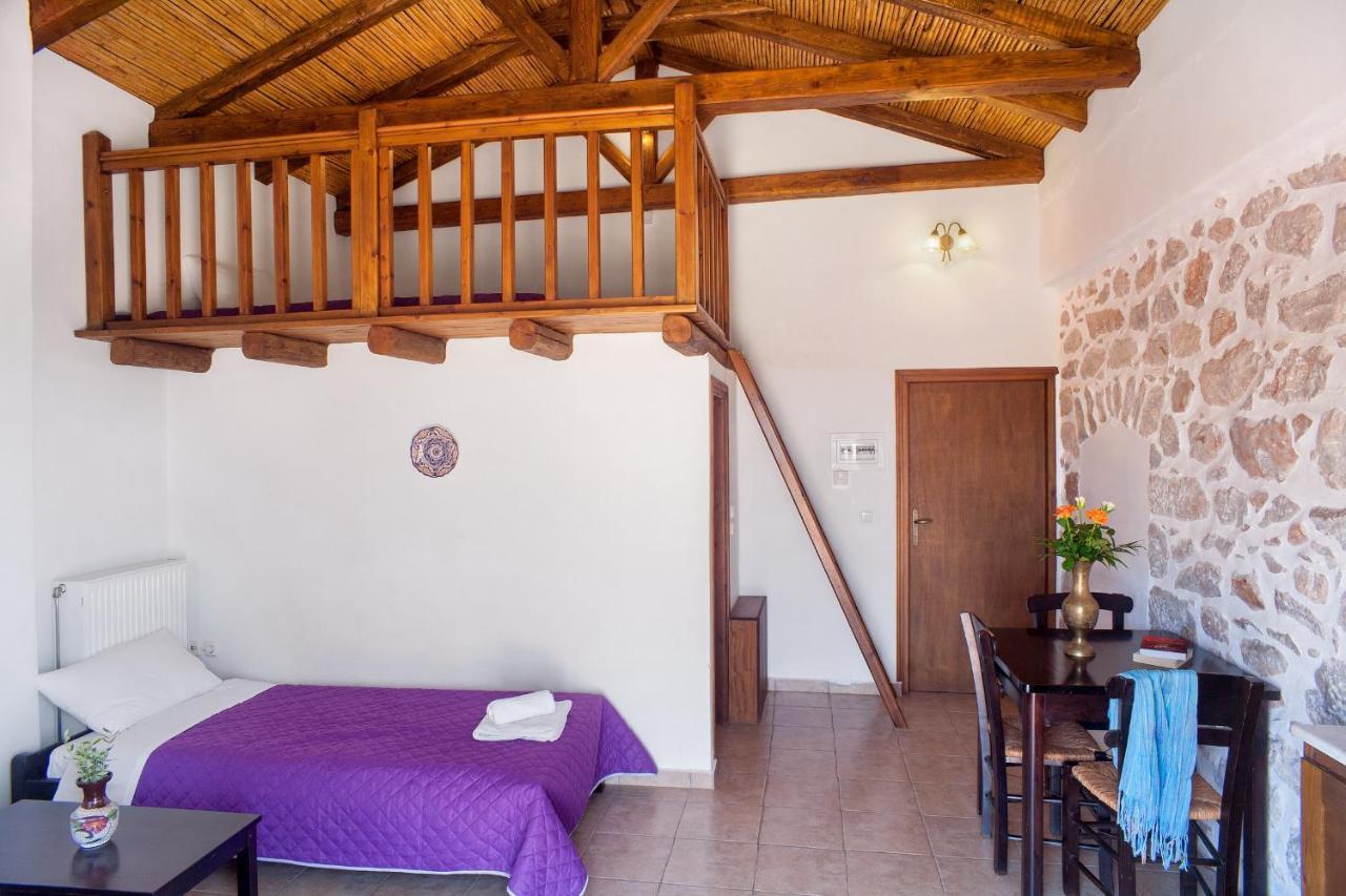 Guesthouse Toxotis Pyrgos Dirou Luaran gambar