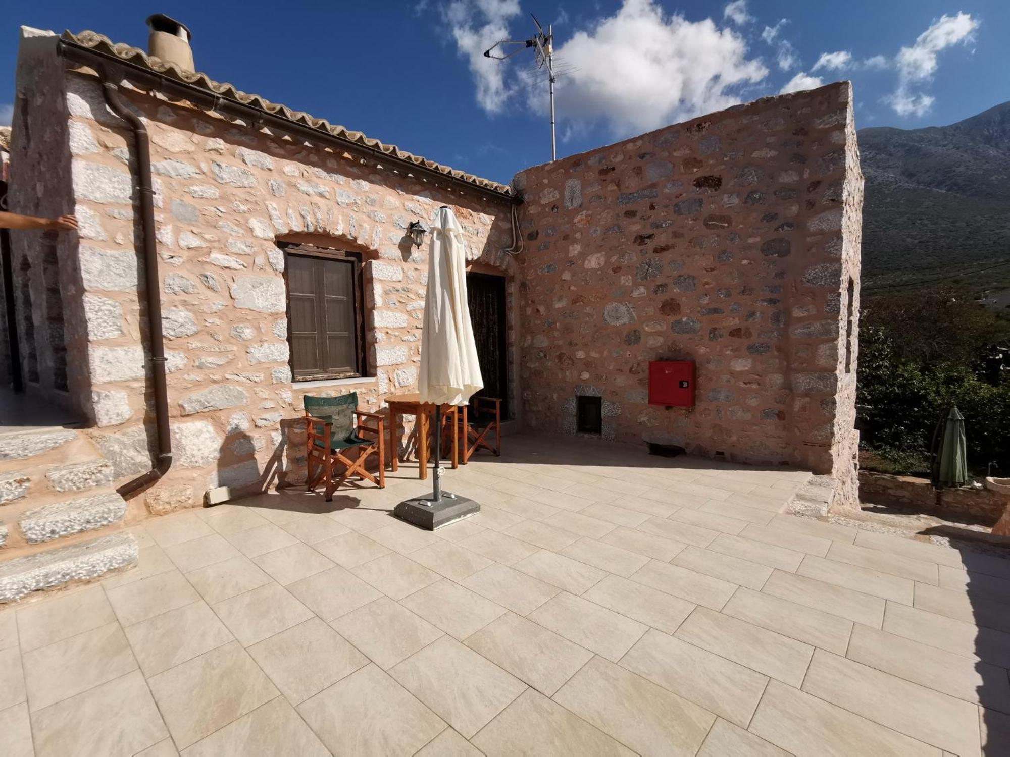 Guesthouse Toxotis Pyrgos Dirou Luaran gambar