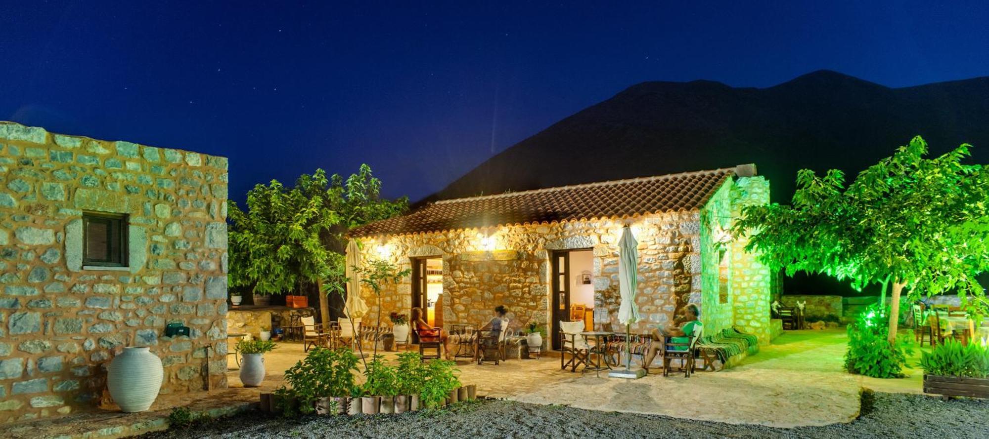 Guesthouse Toxotis Pyrgos Dirou Luaran gambar
