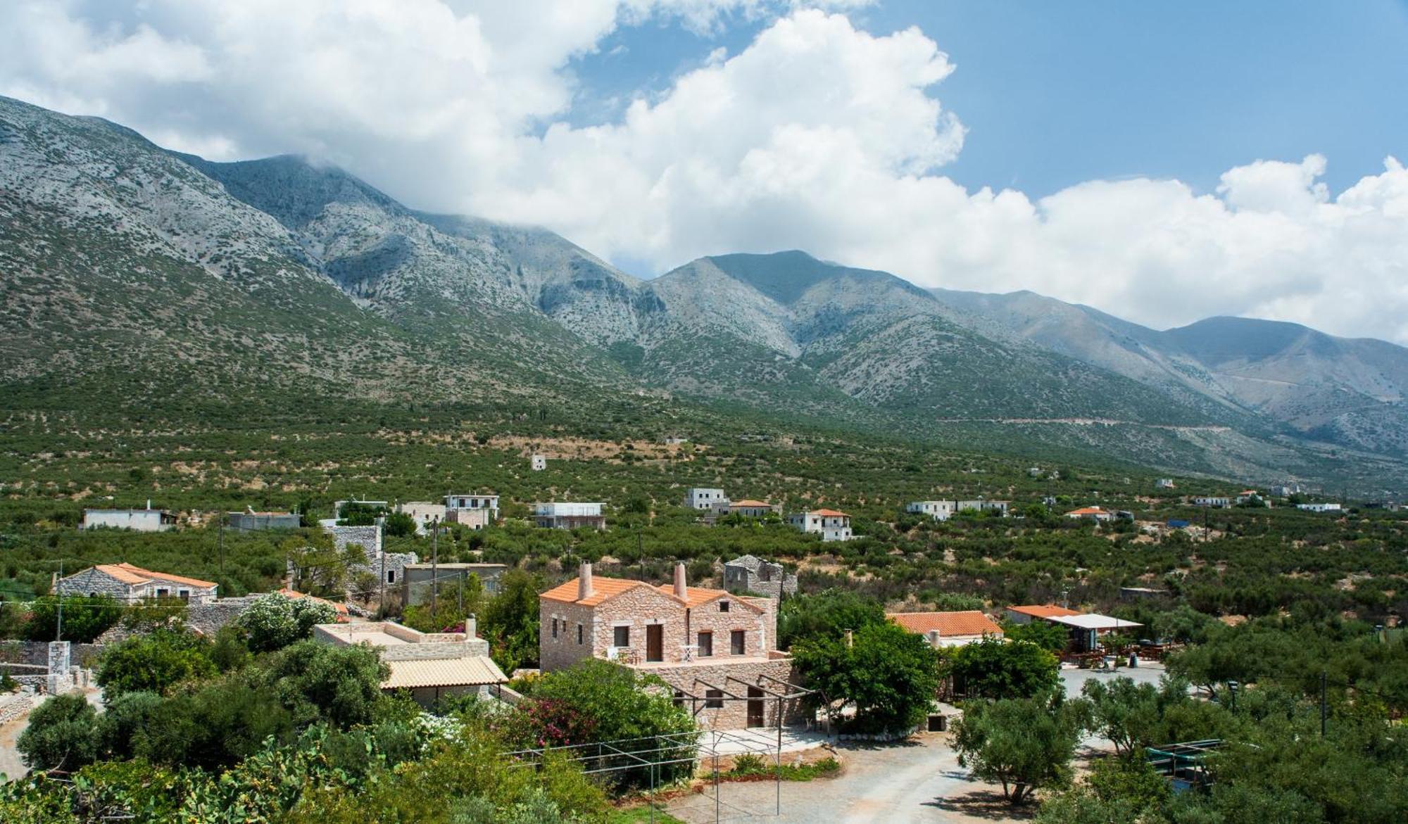 Guesthouse Toxotis Pyrgos Dirou Luaran gambar